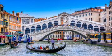 Shutterstock.com/ Catarina Belova