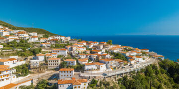 Shutterstock.com/ A Daily Odyssey